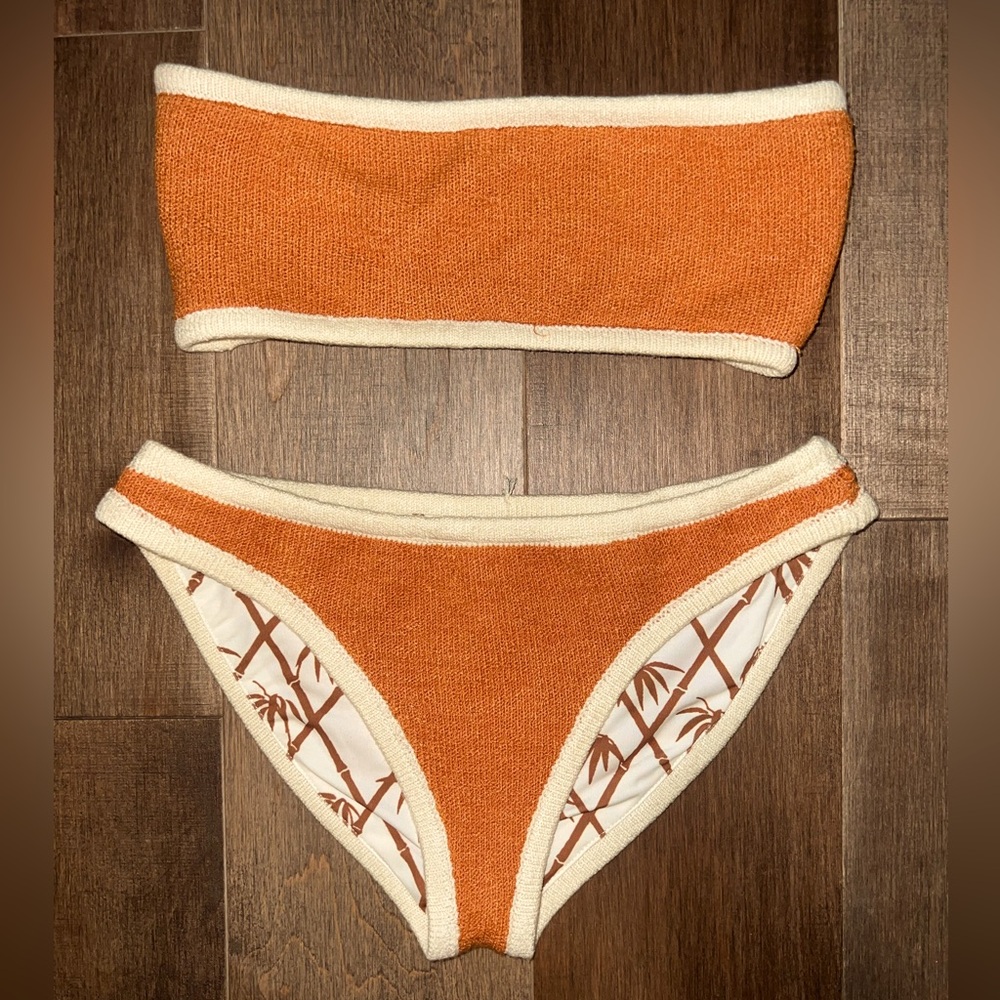 Knit reversible bikini